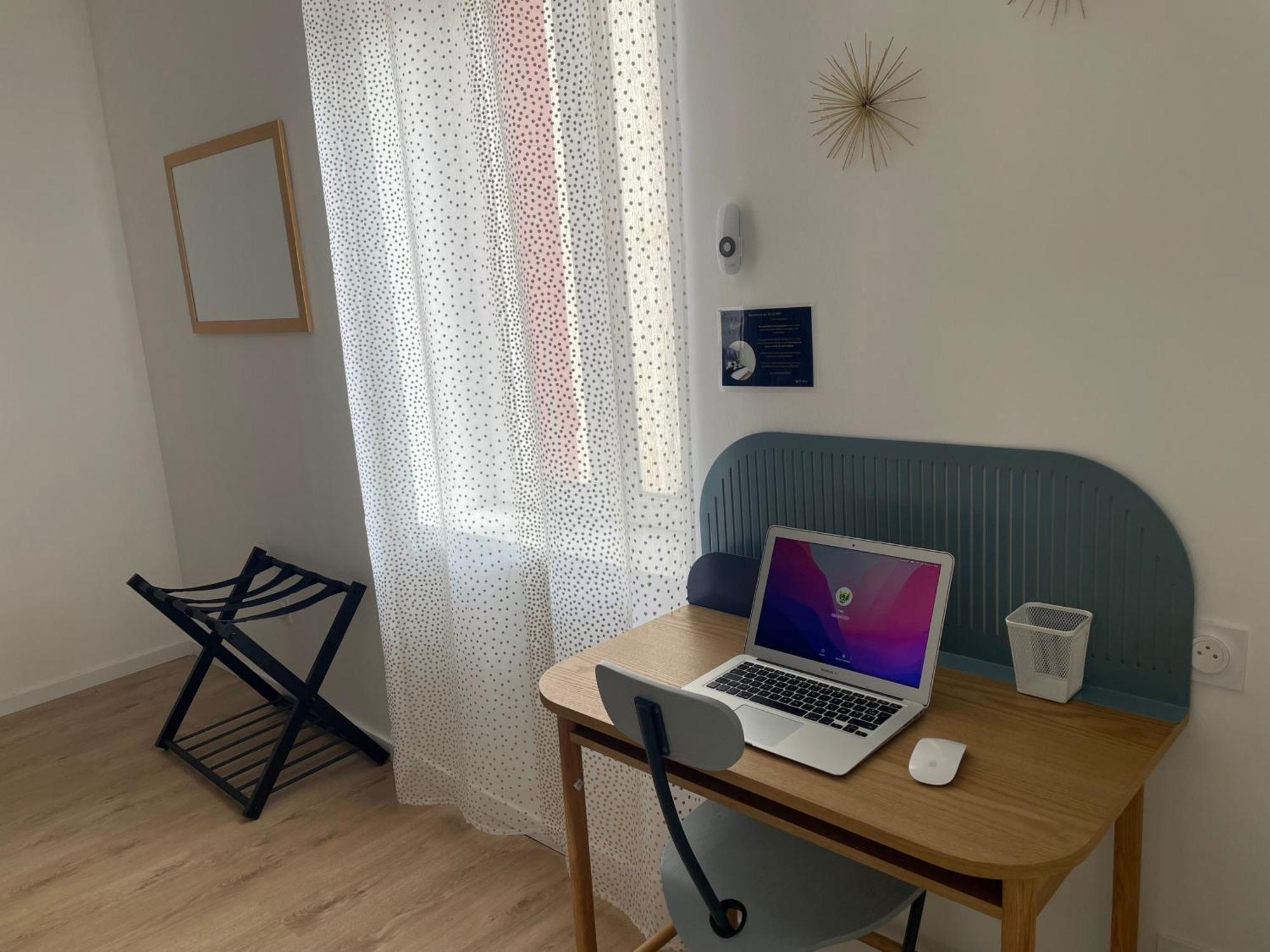 Apartment Le Requiem -terrasse -climatisation -gare Montlucon